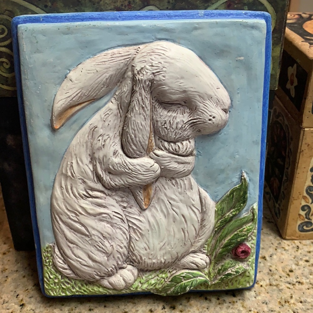 Vintage 1993 Telle M. Stein Thumper Dew Stone Bunny Plaque 8” X 8” - Signed